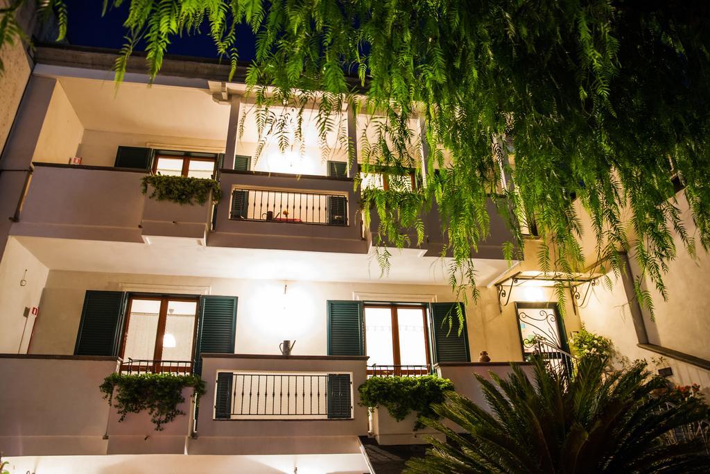Certe Notti - Suites بومبيي المظهر الخارجي الصورة